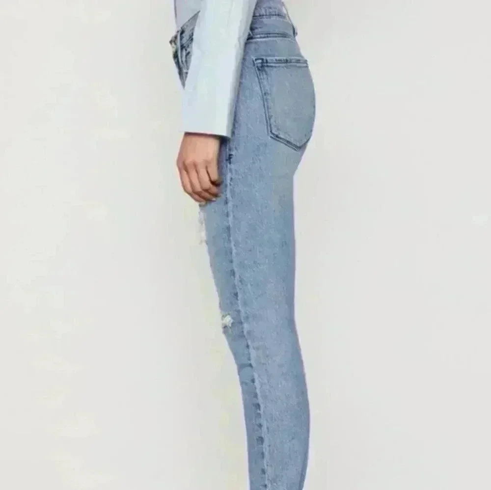 FRAME Denim Le Garcon Mid Rise Distressed Jeans Denim Beldon Rips Size 24 - Picture 6 of 9